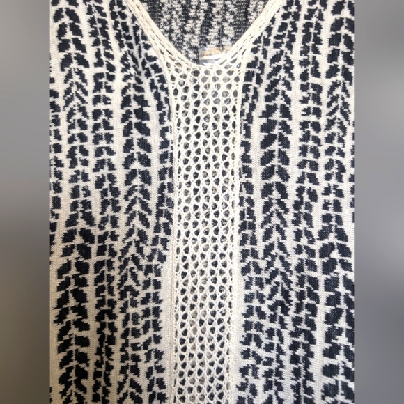 Black Off White V-neck Patterned Linen Blend Poncho Size XS/Small - Picture 5 of 7